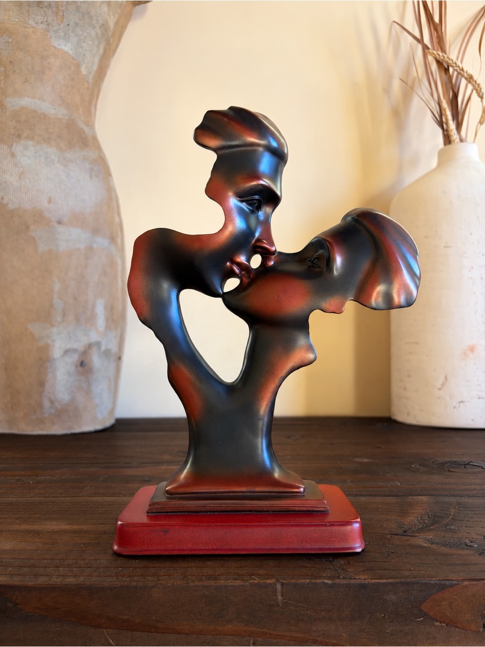 Vtg Herco Kissing Sculpture Surrealist Romantic